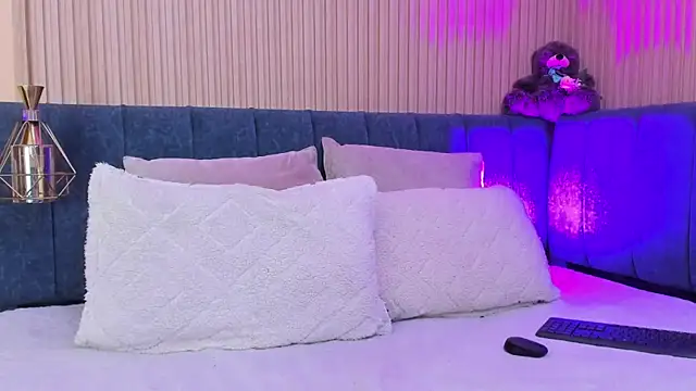 elizabeth 20 online show from 03-14-25, 07:12