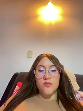 Snapshot of ValentinaOrtiz3 chatting on 02-24-25, 04:05 ValentinaOrtiz3 online show from 02-24-25, 04:05