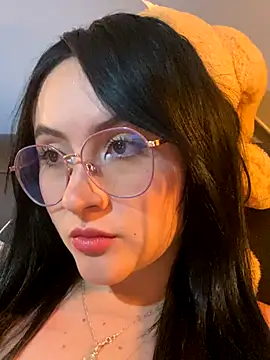 Snapshot of ValentinaOrtiz3 chatting on 11-05-25, 01:27 ValentinaOrtiz3 online show from 11-05-25, 01:27