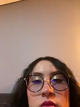 Snapshot of ValentinaOrtiz3 chatting on 12-18-25, 02:50 ValentinaOrtiz3 online show from 12-18-25, 02:50