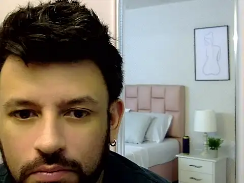 tonyglams online show from 10-04-25, 02:42