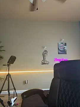 bossyroxy84 online show from 02-03-26, 06:13