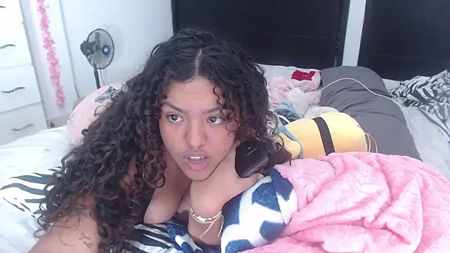Snapshot of Anitta_bell chatting on 02-13-25, 01:08 Anitta bell online show from 02-13-25, 01:08