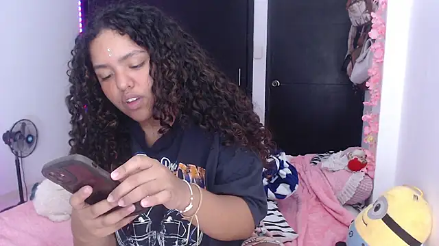Snapshot of Anitta_bell chatting on 02-14-25, 03:54 Anitta bell online show from 02-14-25, 03:54