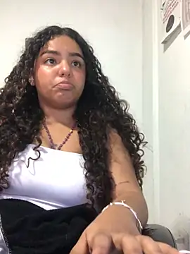 Snapshot of Anitta_bell chatting on 03-18-25, 03:42 Anitta bell online show from 03-18-25, 03:42