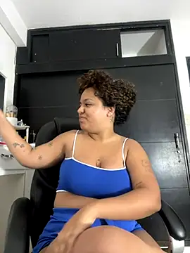 Snapshot of Anitta_bell chatting on 10-01-25, 12:05 Anitta bell online show from 10-01-25, 12:05