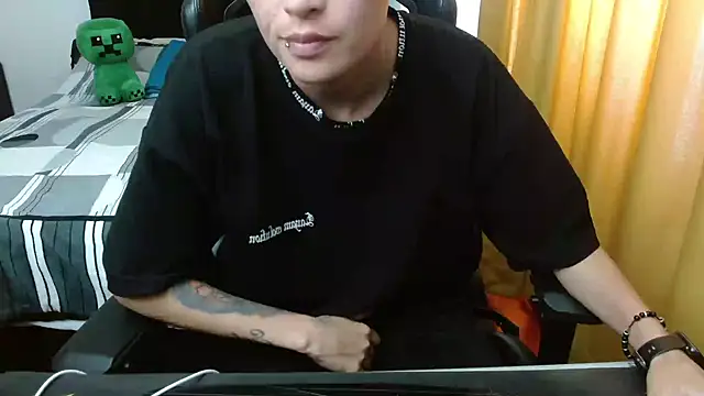 duo peludoo online show from 04-22-26, 03:46