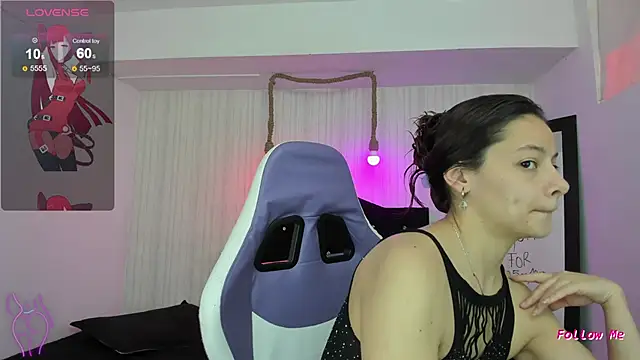 Snapshot of nicky_angel1 chatting on 05-05-26, 03:53 nicky angel1 online show from 05-05-26, 03:53