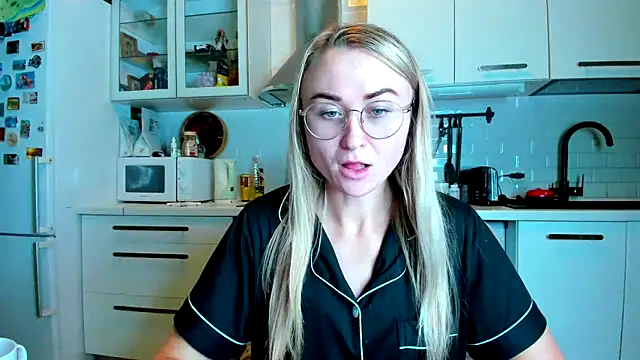 your Goddess Eva online show from 11-18-25, 08:46