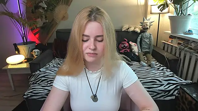 Snapshot of Alexa_Pirs chatting on 06-18-26, 11:03 Alexa Pirs online show from 06-18-26, 11:03
