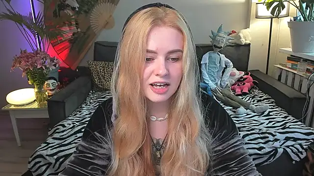 Snapshot of Alexa_Pirs chatting on 07-11-26, 02:20 Alexa Pirs online show from 07-11-26, 02:20