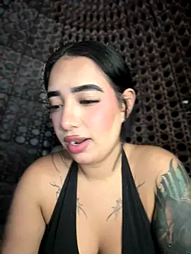 Snapshot of Scarlett-LS chatting on 10-22-25, 02:01 Scarlett-LS online show from 10-22-25, 02:01