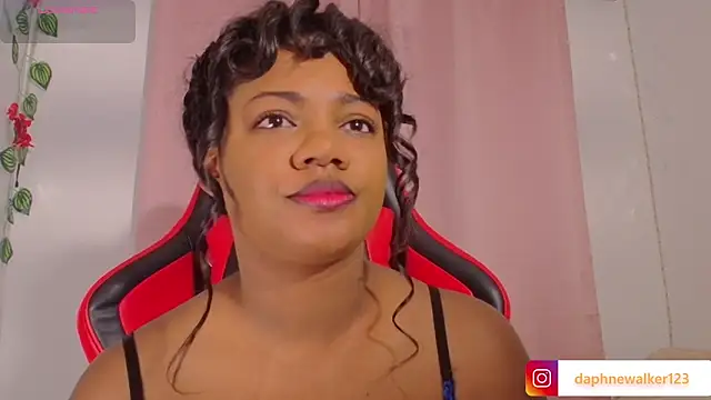 Snapshot of Daphnewalker__ chatting on 02-02-26, 11:53 Daphnewalker online show from 02-02-26, 11:53