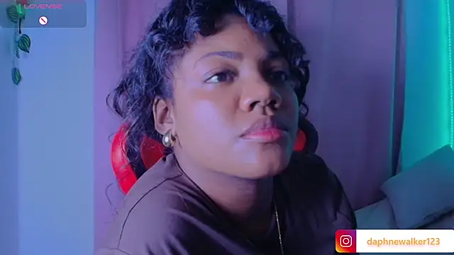 Snapshot of Daphnewalker__ chatting on 02-28-26, 01:06 Daphnewalker online show from 02-28-26, 01:06