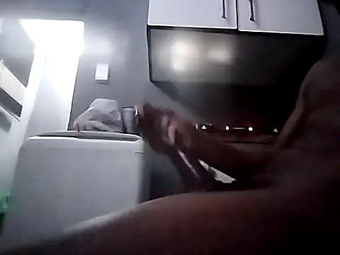 Snapshot of machinery98ron chatting on 10-21-25, 02:12 machinery98ron online show from 10-21-25, 02:12