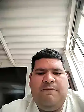 Snapshot of oscarshow24 chatting on 09-30-25, 06:35 oscarshow24 online show from 09-30-25, 06:35