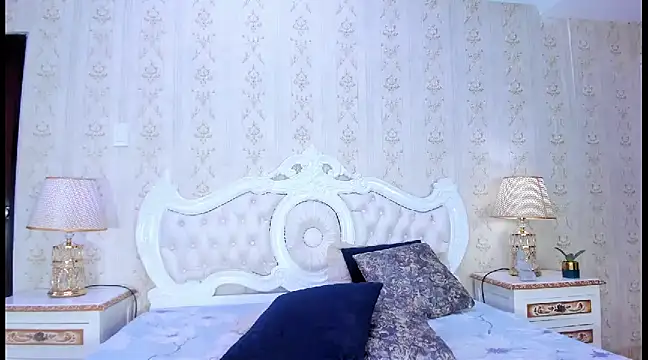 Snapshot of TianahGlow chatting on 03-10-25, 11:49 TianahGlow online show from 03-10-25, 11:49