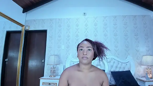 Snapshot of TianahGlow chatting on 03-20-25, 07:57 TianahGlow online show from 03-20-25, 07:57