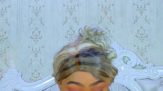 Snapshot of TianahGlow chatting on 10-02-25, 08:49 TianahGlow online show from 10-02-25, 08:49