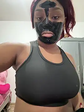 Snapshot of TianahGlow chatting on 10-27-25, 12:47 TianahGlow online show from 10-27-25, 12:47