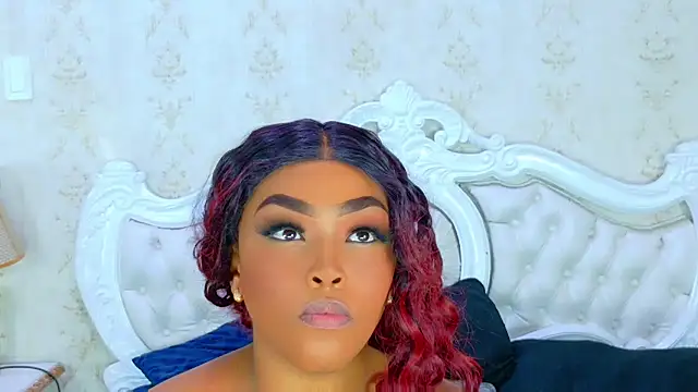 Snapshot of TianahGlow chatting on 11-06-25, 02:12 TianahGlow online show from 11-06-25, 02:12