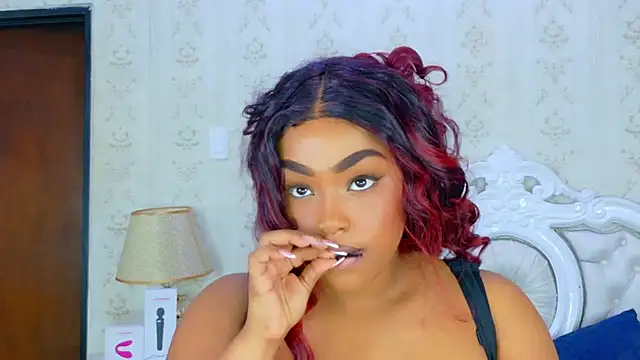 Snapshot of TianahGlow chatting on 11-08-25, 08:51 TianahGlow online show from 11-08-25, 08:51