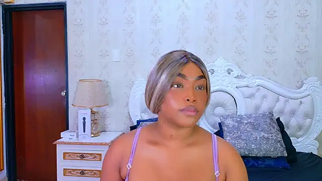 Snapshot of TianahGlow chatting on 11-12-25, 08:19 TianahGlow online show from 11-12-25, 08:19