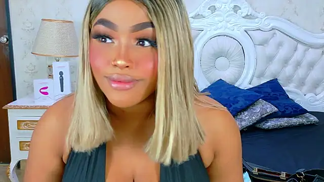 Snapshot of TianahGlow chatting on 11-27-25, 08:33 TianahGlow online show from 11-27-25, 08:33