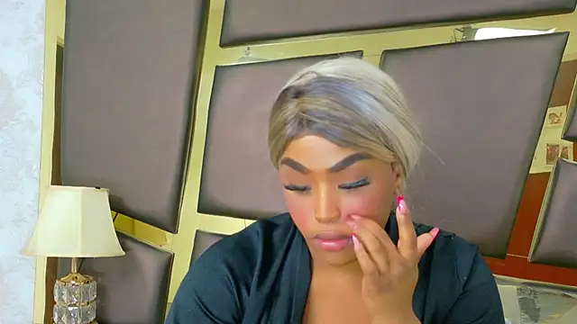 Snapshot of TianahGlow chatting on 11-30-25, 09:46 TianahGlow online show from 11-30-25, 09:46