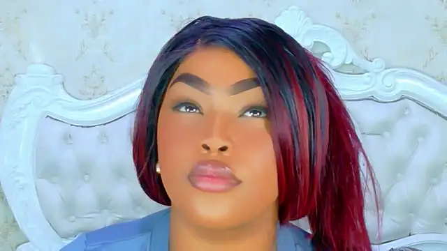 Snapshot of TianahGlow chatting on 12-13-25, 08:36 TianahGlow online show from 12-13-25, 08:36