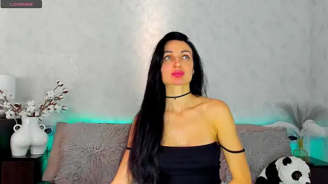 Tina Mart online show from 11-22-25, 11:53