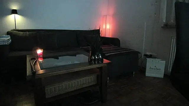 Snapshot of molicaremolicare chatting on 11-10-25, 06:23 molicaremolicare online show from 11-10-25, 06:23