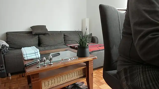 Snapshot of molicaremolicare chatting on 12-04-25, 11:19 molicaremolicare online show from 12-04-25, 11:19