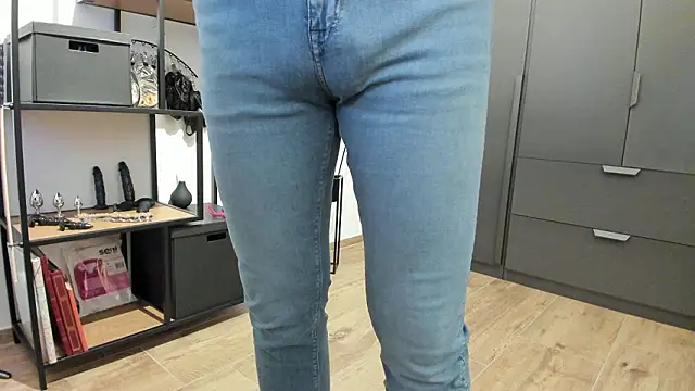 Snapshot of molicaremolicare chatting on 03-04-26, 09:43 molicaremolicare online show from 03-04-26, 09:43