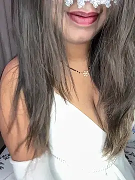 Snapshot of WifyHubby_38 chatting on 02-24-26, 06:39 WifyHubby 38 online show from 02-24-26, 06:39