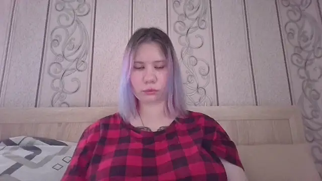 Little kitsune1707 online show from 09-25-25, 10:19