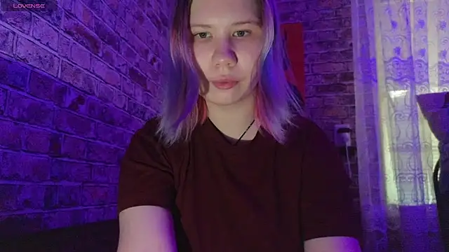 Little kitsune1707 online show from 09-27-25, 08:41