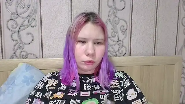 Little kitsune1707 online show from 12-04-25, 09:29