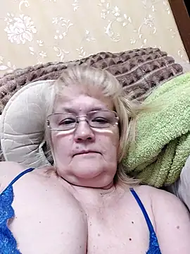 Snapshot of Violet5364 chatting on 01-08-26, 09:50 Violet5364 online show from 01-08-26, 09:50