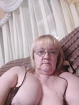 Snapshot of Violet5364 chatting on 06-06-26, 08:13 Violet5364 online show from 06-06-26, 08:13