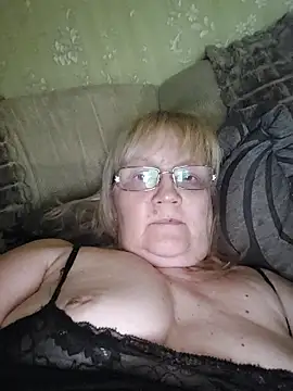 Snapshot of Violet5364 chatting on 06-12-26, 08:52 Violet5364 online show from 06-12-26, 08:52