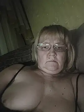 Snapshot of Violet5364 chatting on 06-15-26, 08:00 Violet5364 online show from 06-15-26, 08:00