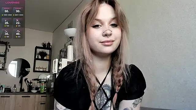 Snapshot of marynixoxo chatting on 03-22-25, 07:25 marynixoxo online show from 03-22-25, 07:25