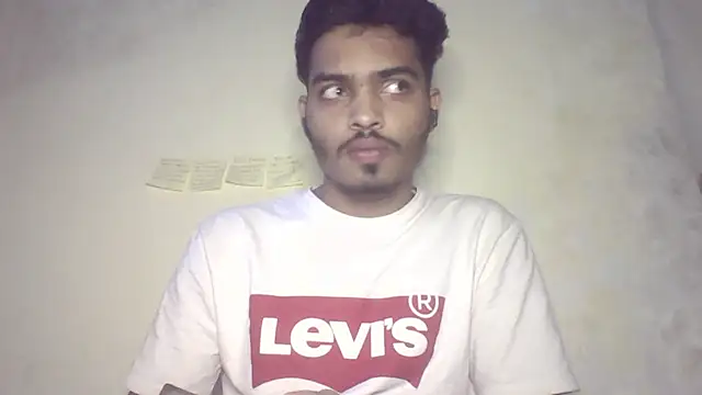 Snapshot of Harsh424242 chatting on 12-15-25, 08:40 Harsh424242 online show from 12-15-25, 08:40