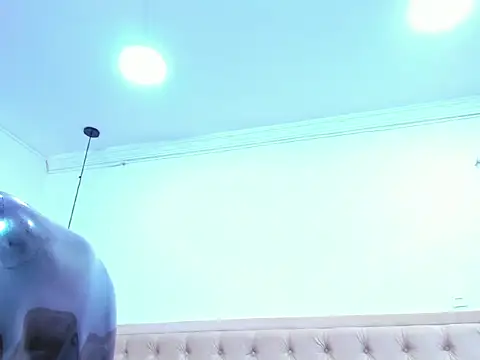 emma purple  online show from 02-12-26, 05:19