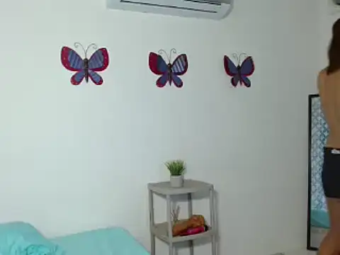 Snapshot of Emilybateee chatting on 03-12-25, 12:53 Emilybateee online show from 03-12-25, 12:53