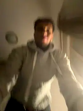 Snapshot of yaxxx03 chatting on 11-10-25, 07:35 yaxxx03 online show from 11-10-25, 07:35