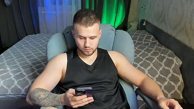 Vladik b online show from 02-26-25, 08:44