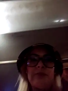 CandieGilson   online show from 04-10-26, 10:20