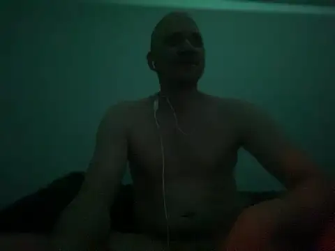 Krzysiekg123 online show from 02-19-25, 09:58